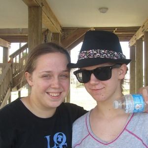 Meet your Posher, Faye